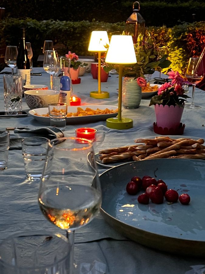 Design-Tischleuchte Lola Slim 30 für innen und außen (kabellos) 4 Farben
