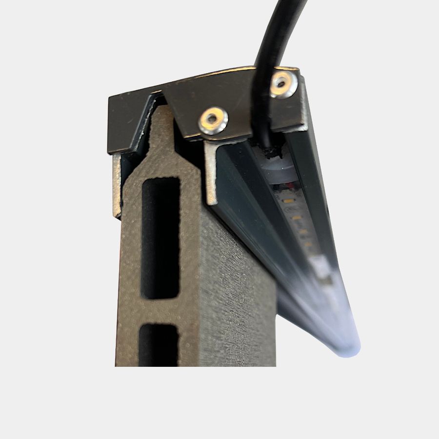 LyghtUp® LED-Leuchtschiene Länge 1733mm für BPC/WPC/Holz/Aluzaun