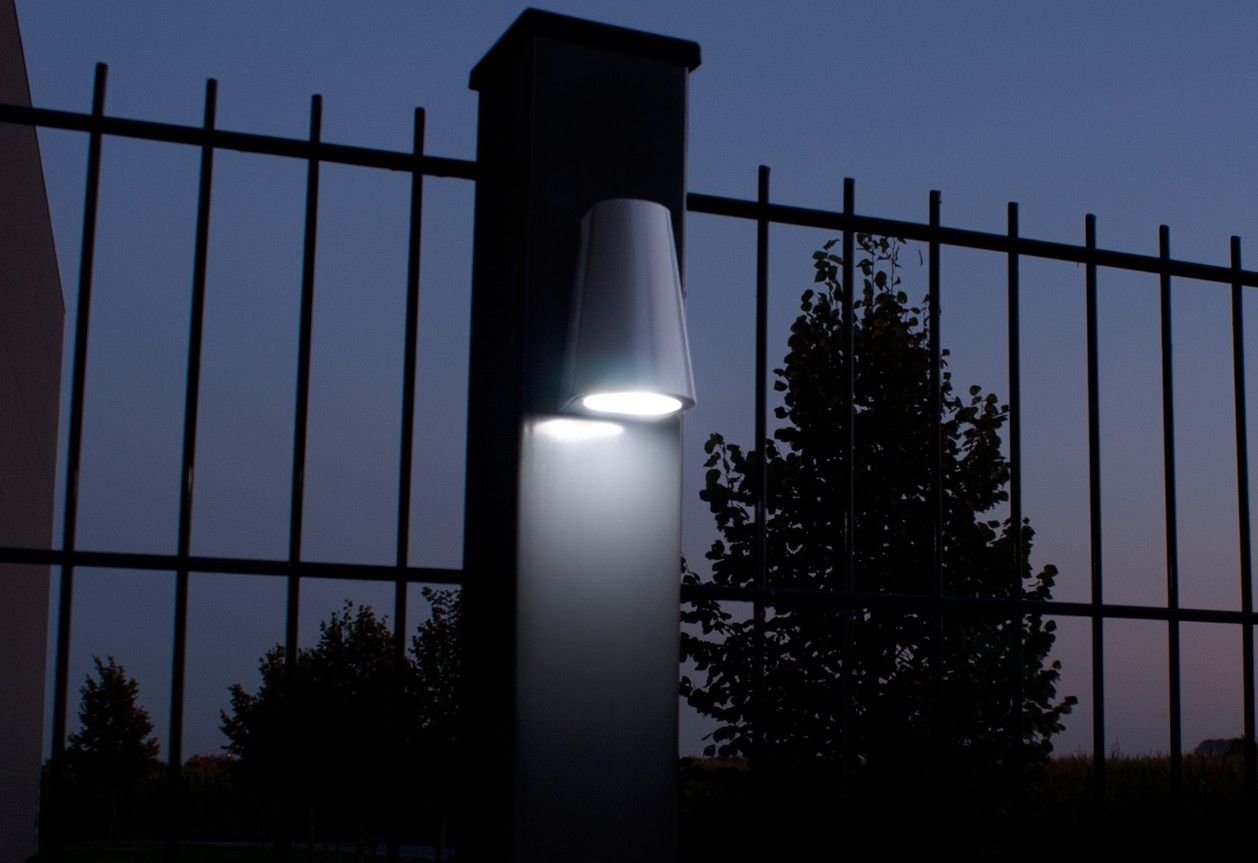 Locinox Tricone LED Leuchte 12 V Außenbeleuchtung für Tore und Zäune Zaunleuchte 