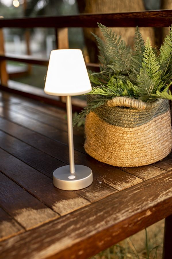 Design-Tischleuchte Lola Slim 30 für innen und außen (kabellos) 4 Farben