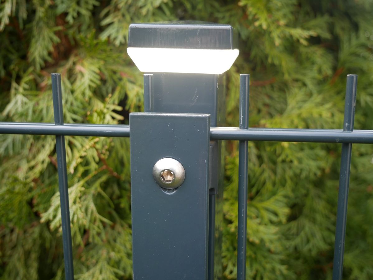 4 LED Solar Zaunpfostenleuchten  Doppelstabmattenzaun Tor Beleuchtung 
