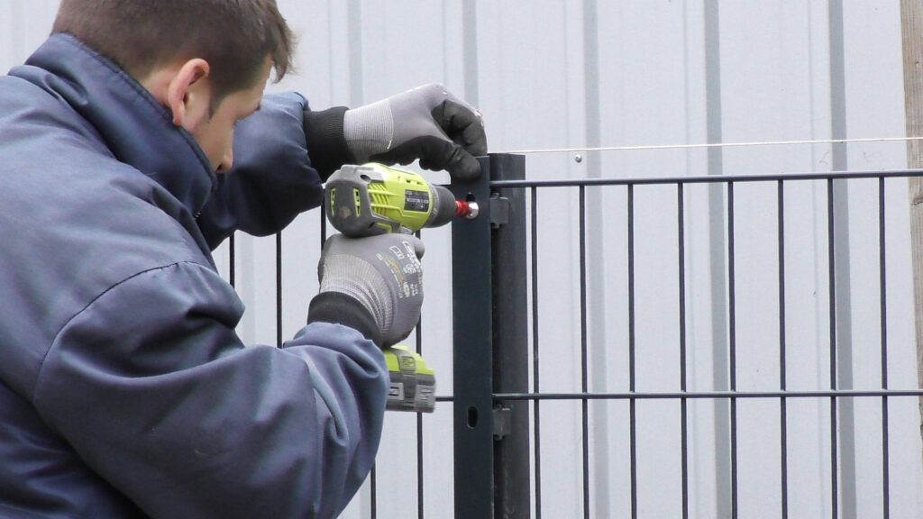 Montage Sichtschutzzaun BPC/WPC/Alu/Holz