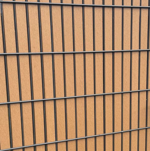 WPC-Sichtschutz Stripe
