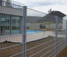 Zaunpfosten Auf Betonsockel Montieren Zaun24 Ratgeber