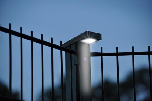 Zaunbeleuchtung mit stromsparenden LED.